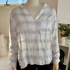 White and blue plaid button-up shirt